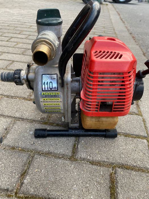 Бензинова помпа за вода за поливане