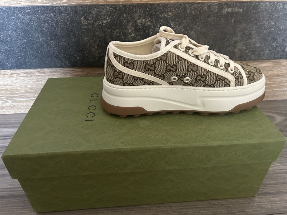 Дамски кецове Gucci бежови