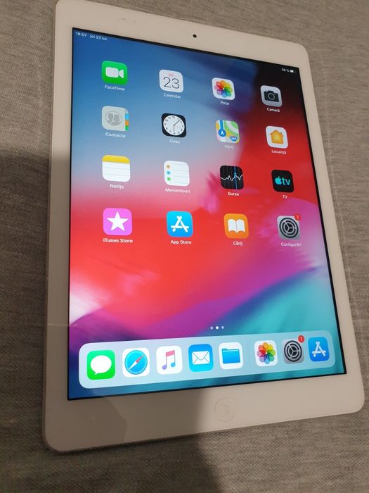 Ipad Air A1474 ca nou ( cu accesorii )