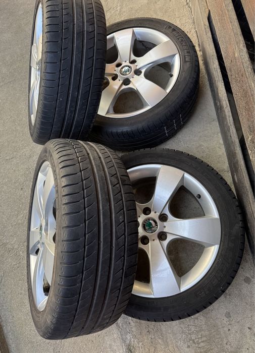 Jante R17 originale Skoda Anvelope 225/45 Michelin Vara