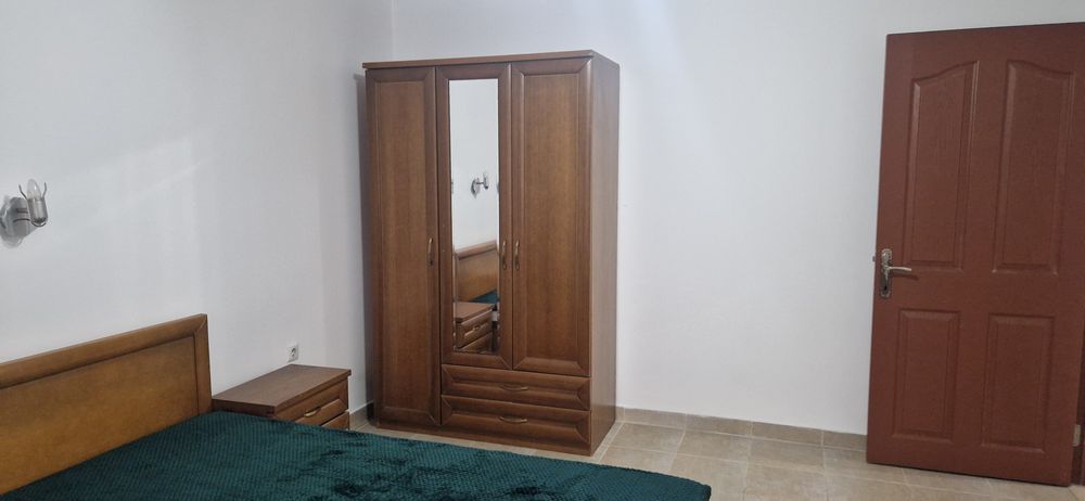 Дава се под наем Етаж от къща в Ямбол, Център - 101 кв.м за 255 € - Снимка #1