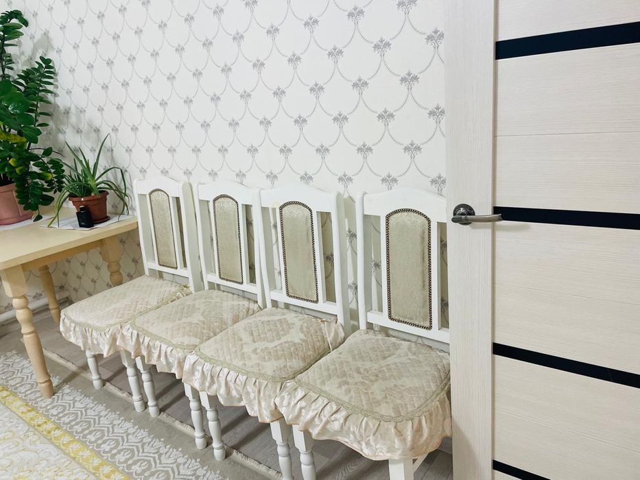 Продам стол со стульями