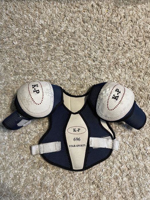 Продам хоккейную форму !!