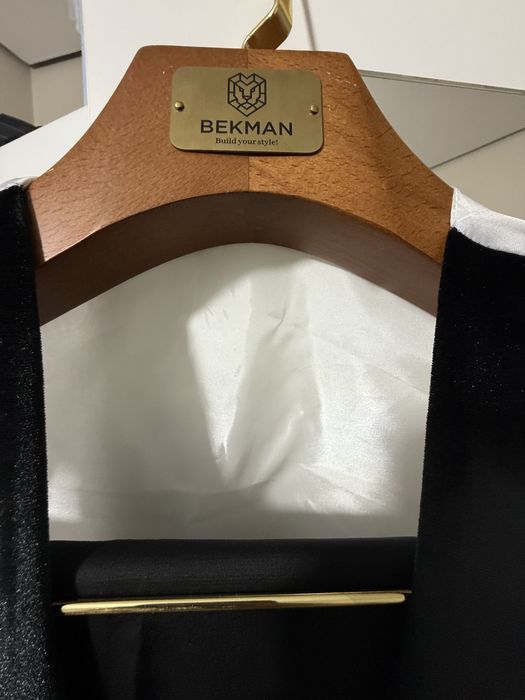 Новый белый смокинг.