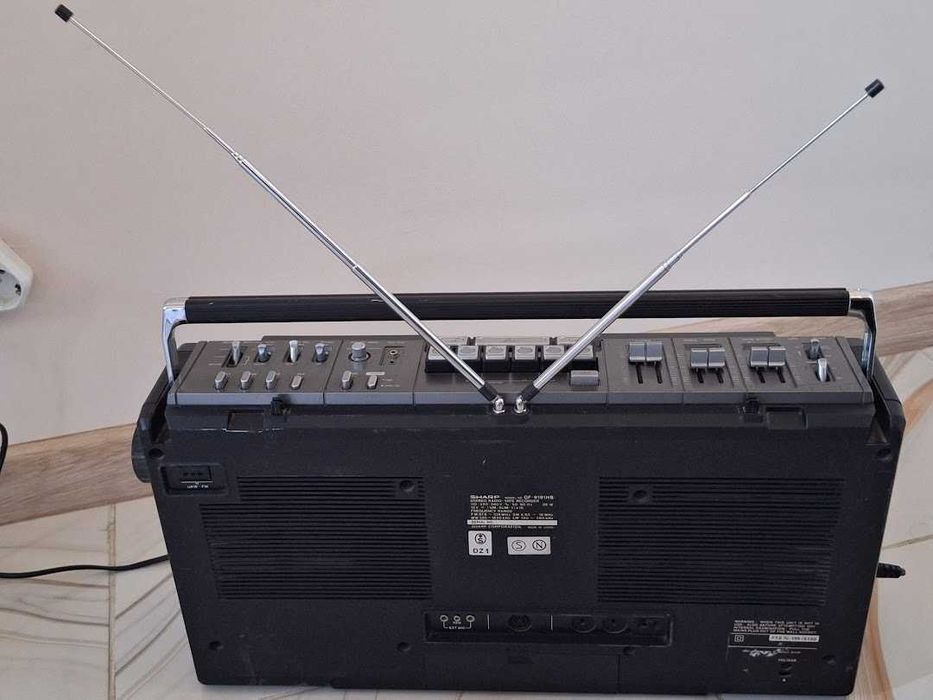 Стерео радиокасетофон Sharp GF-9191HB. Като нов.