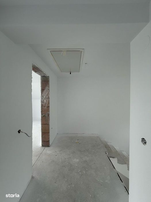 Casa noua single +330mp teren+ 2 garaje-Strand 2