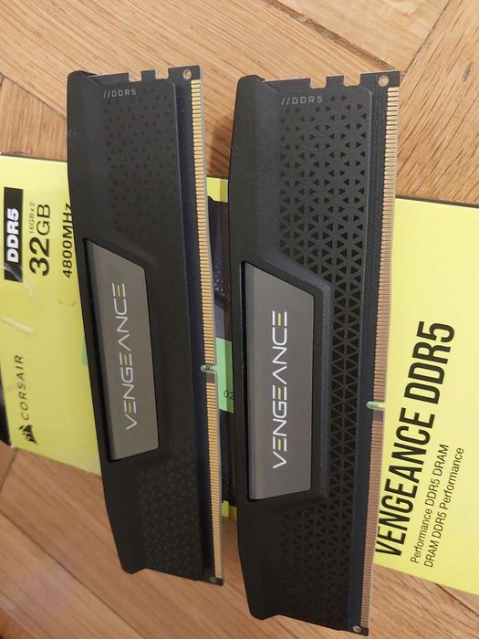 32GB DDR5 4800MT/s CL40 - Corsair Vengeance