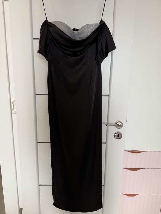 Официална черна рокля