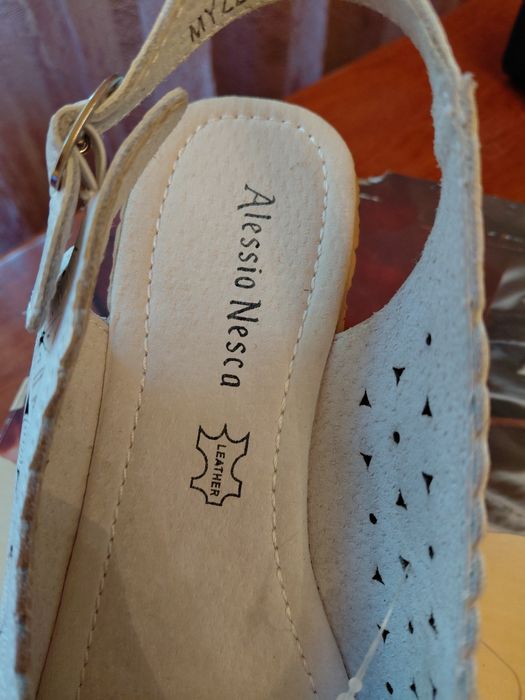 Босоножки кожа лето