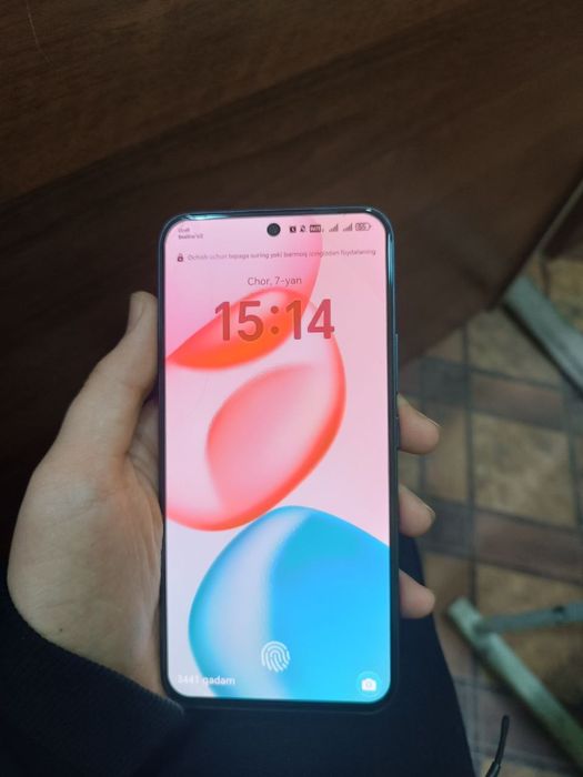 Honor 400 kafolati bilan