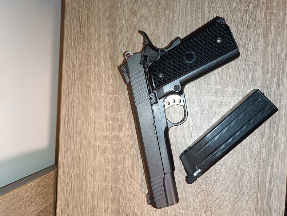 Air soft пистолет Co2