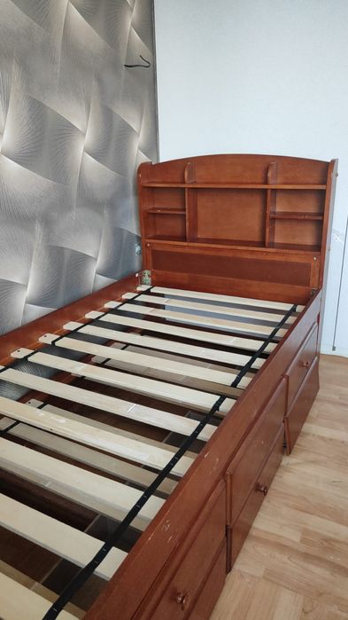 1 адамдық төсек сатамын