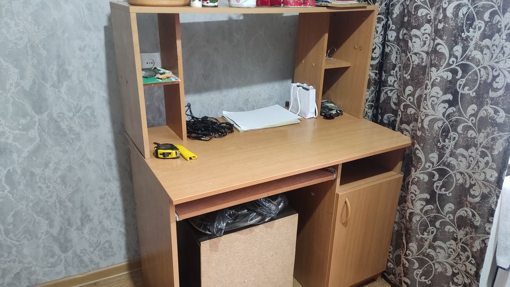 Продам стол б/у срочно (доставка)