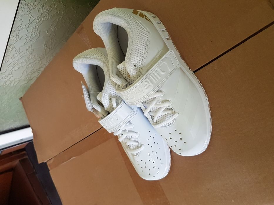 Маратонки Adidas
