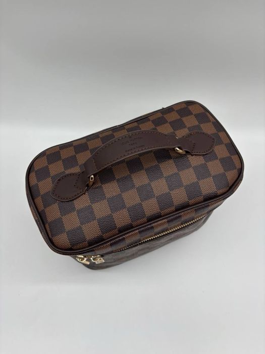 Косметичка брендовая на скидке