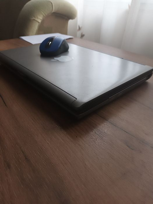 Vând Laptop Dell și maus foarte bun