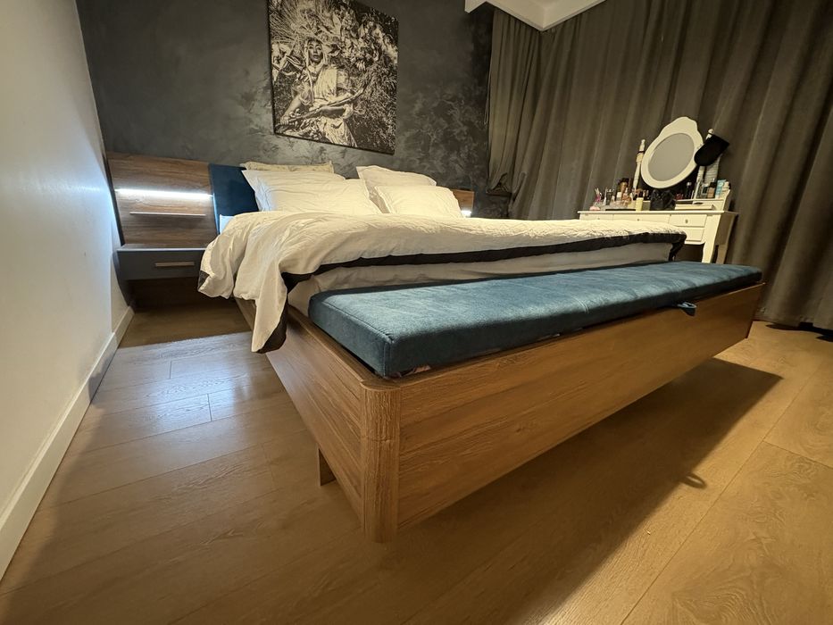 Vand Pat dormitor + somiera + saltea cu memorie 180 x 200 cm