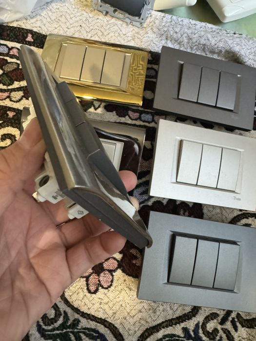 Продам выключатели трехклавишные