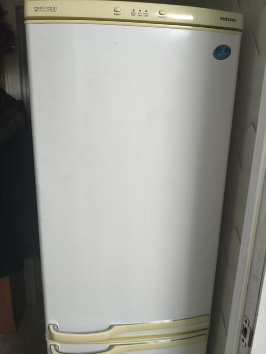 Холодильник  Samsung