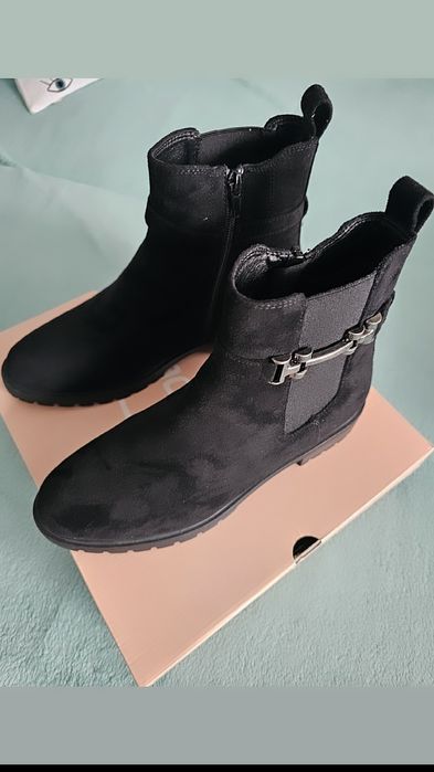 Vând ghete damă mărimea 37!!