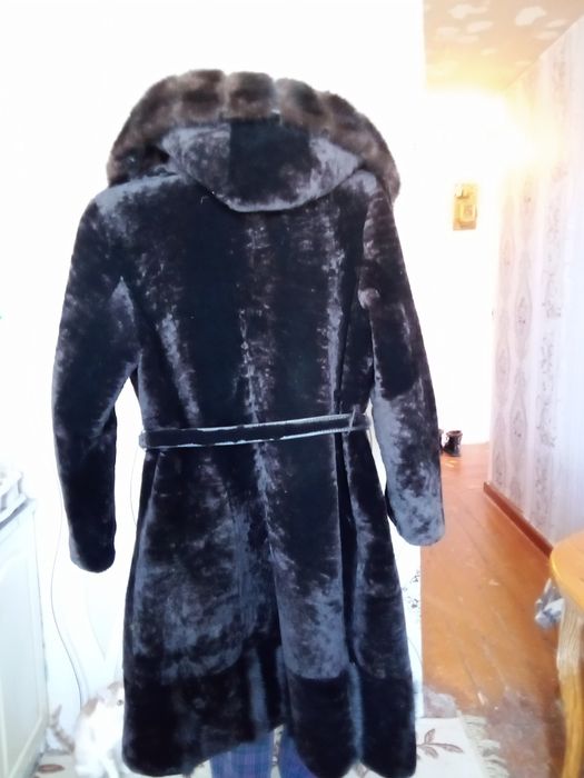 Продоеться цигейковая  шуба