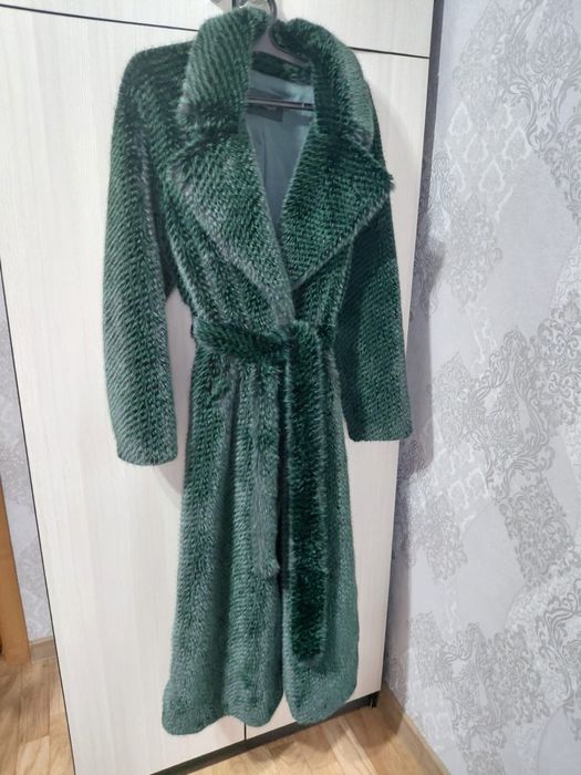 Шуба изумрудного цвета
