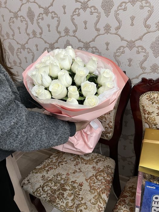 25 штук роза белые