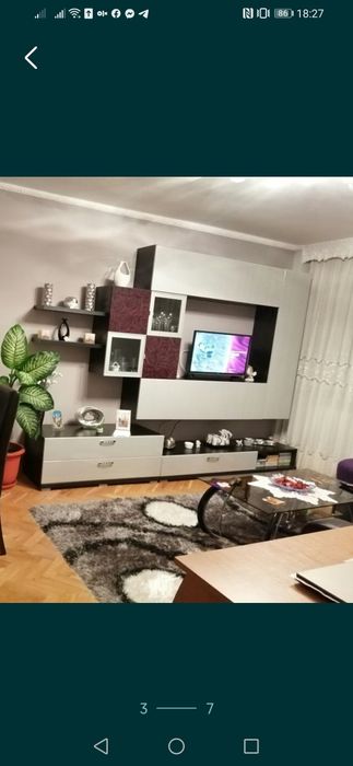 Vand mobila living