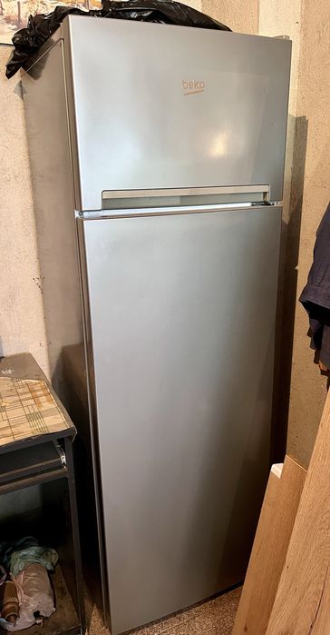 Хладилник Beko 161 см.