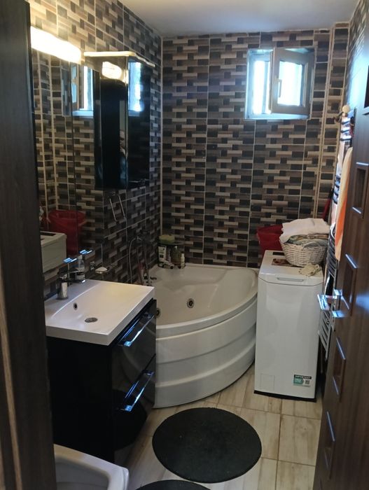 Apartment 3 camere 2 balcoane, proximitate Piata MV