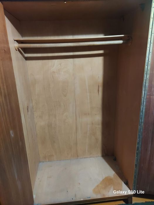 Отдам шкаф  2 этаж