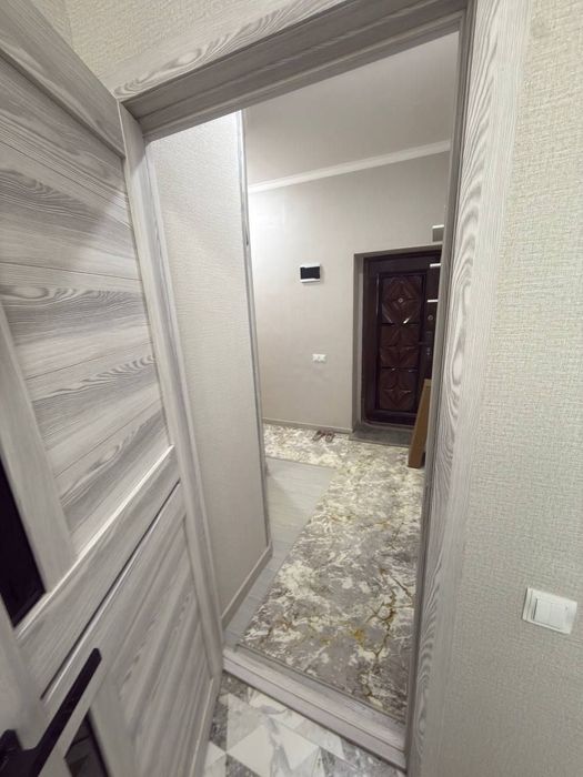 2 хоналик 3 Чи этаж 6 микр Янги гиштлик дом майдони 52 квм Евроремонт
