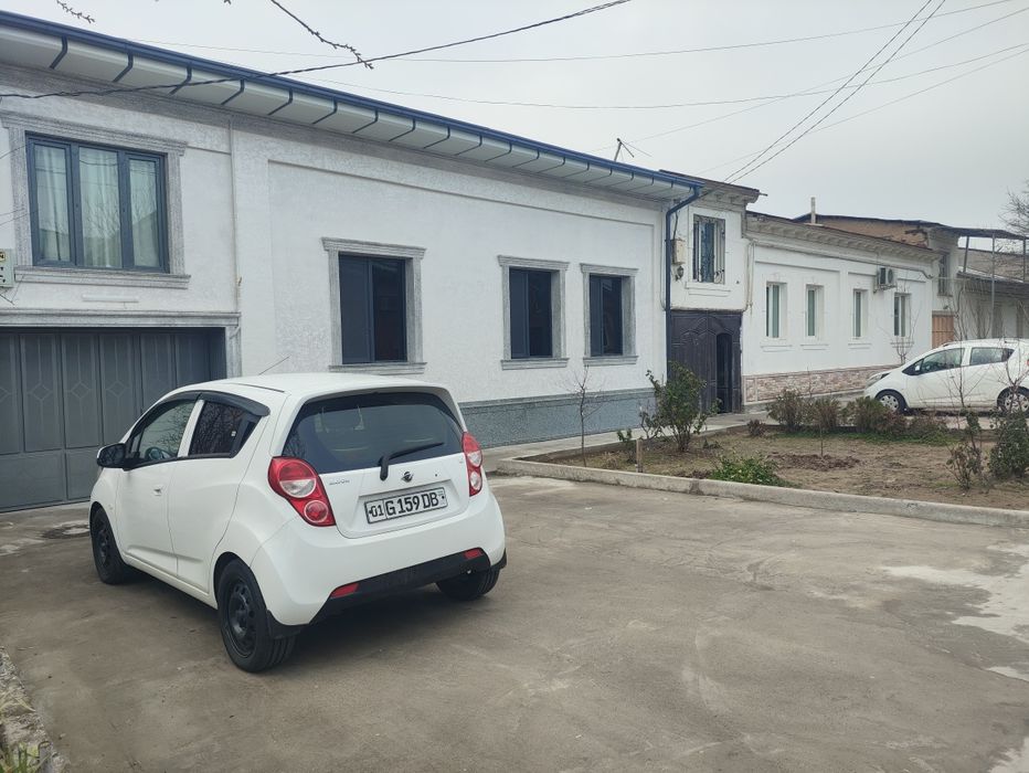 Учтепа туманида 4 сотих 8 хонали ҳовли сотилади яхши жой