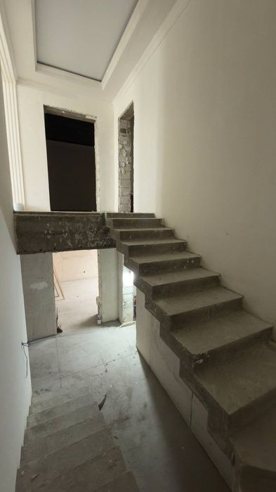 Ховли уй сотилади