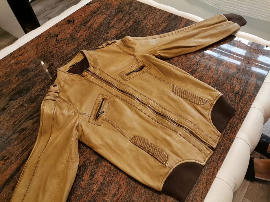 Vând geaca piele dama