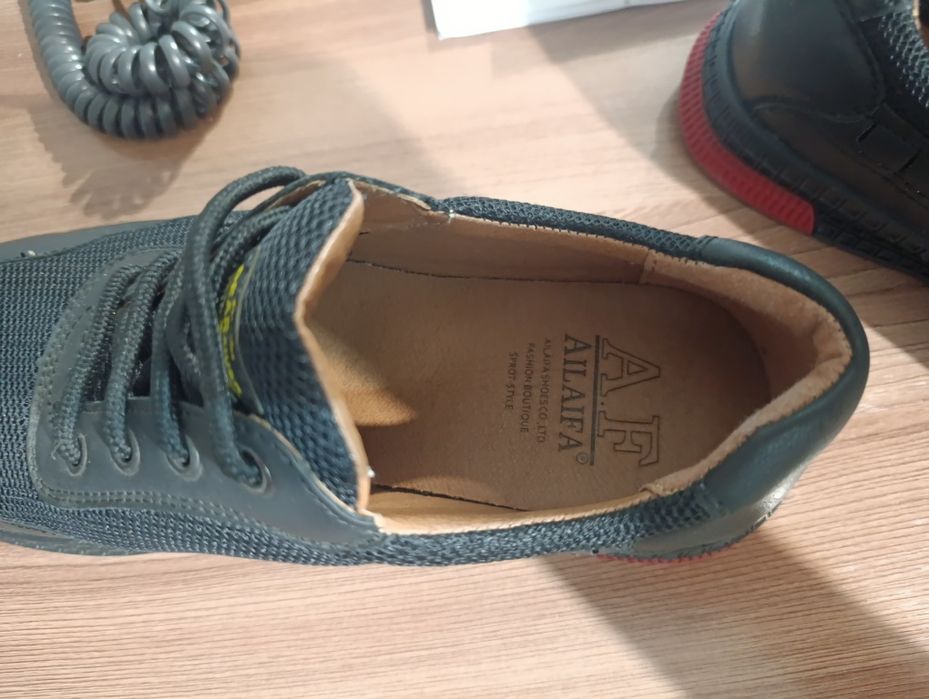 Продаю новые кроссовки