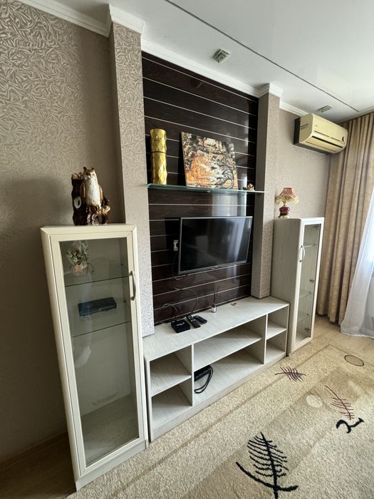 Сдам 2 ком кв в центре возле Абая