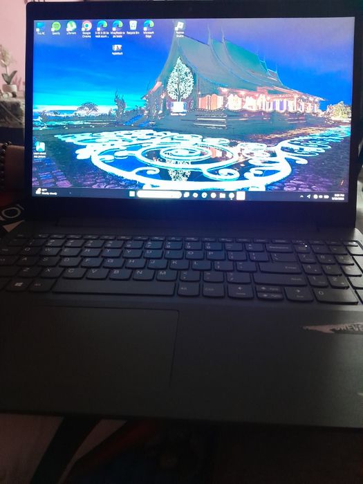 Vând Lenovo foarte bun