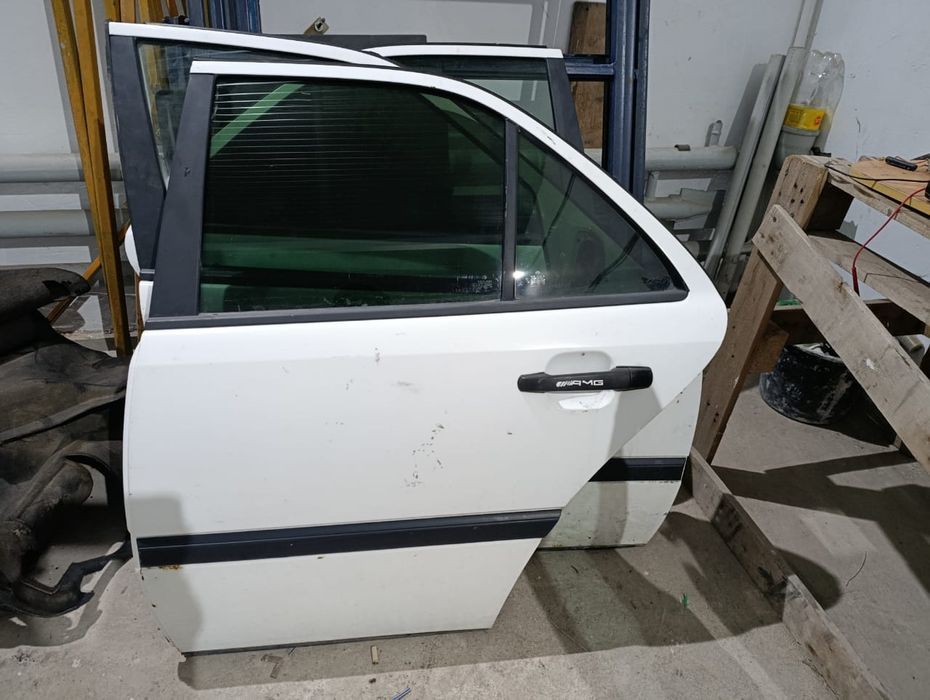 Мерседес W202. Дверь. Багажник. Бампер