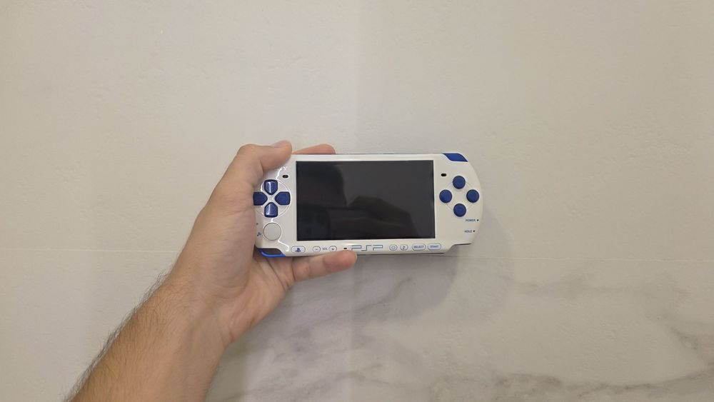 Sony PSP 3000, Modat, 550 jocuri, consola 9 în 1,  gata de joacă