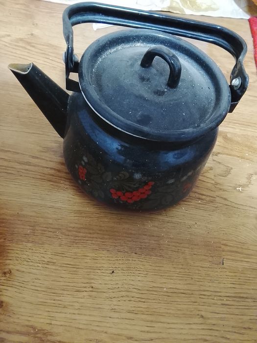 Продам чайник железный