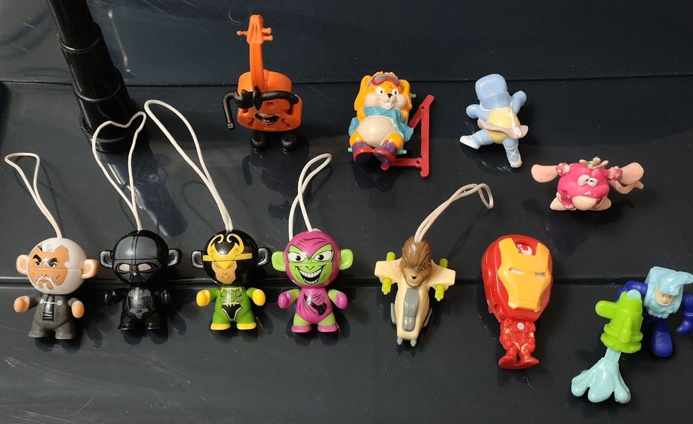 Игрушки киндер сюрприз продам