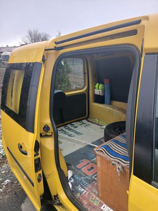 Se vinde Caddy an 2012