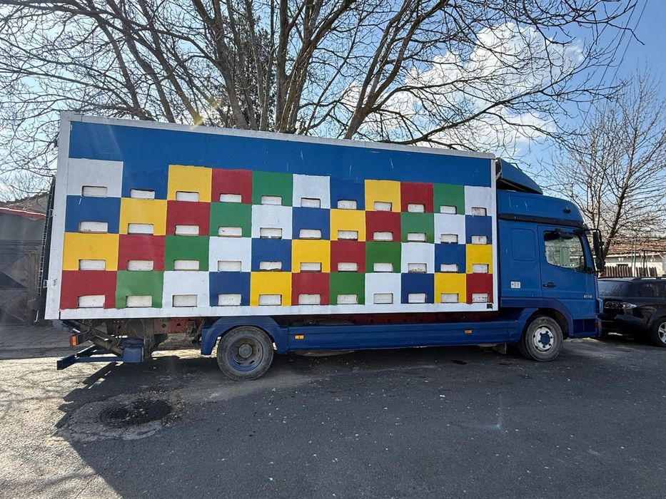 Vand Camion apicol Mercedes Atego