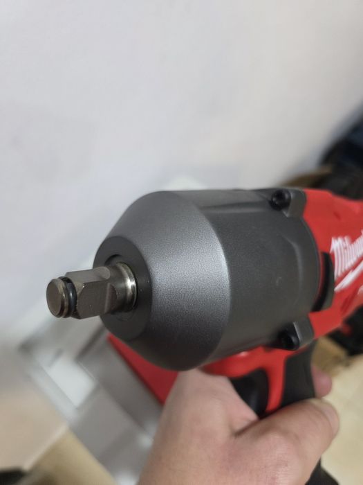 Pistol impact milwakee M18 FHIWF12