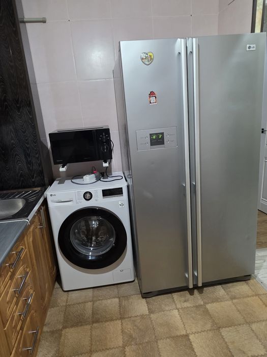 Посуточно 2 ком .кв / центр , 7 мкр .