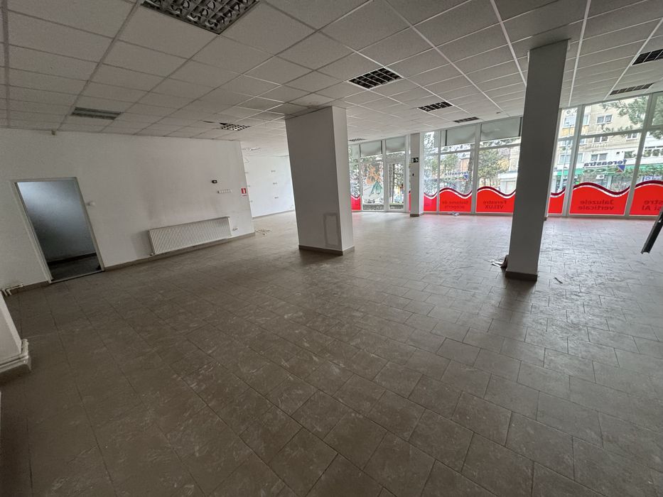 Inchiriez spatiu Vulcan