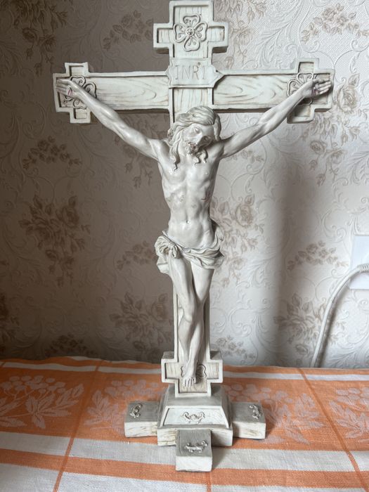 Статуэтка Распятия