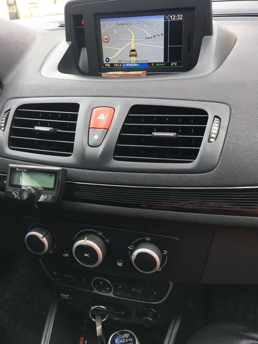 2026 Ново Renault Carminat TomTom Sd Card Навигационна Сд Карта Рено