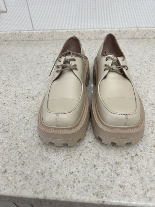 Продаю обувь